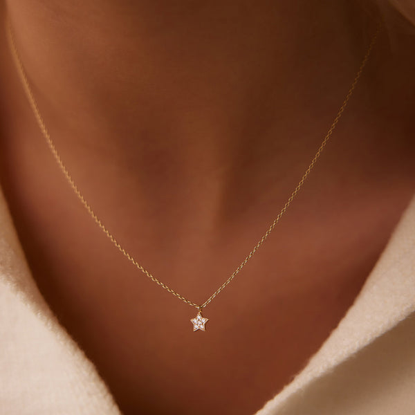 18K Gold Tiny Star Diamond Necklace