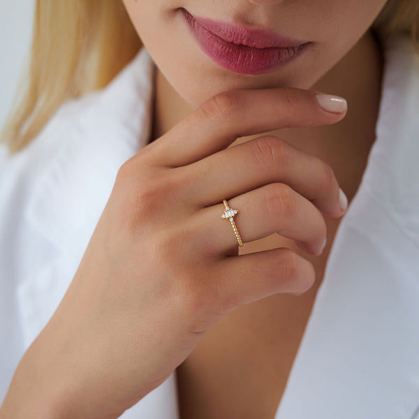 18K Gold With Sphere Band And Emerald Diamond Ring