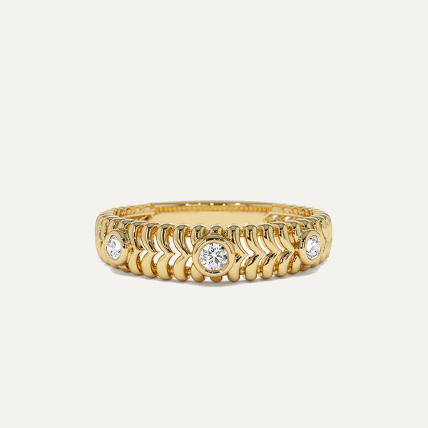 18K Gold Groove Texture and Diamond Ring