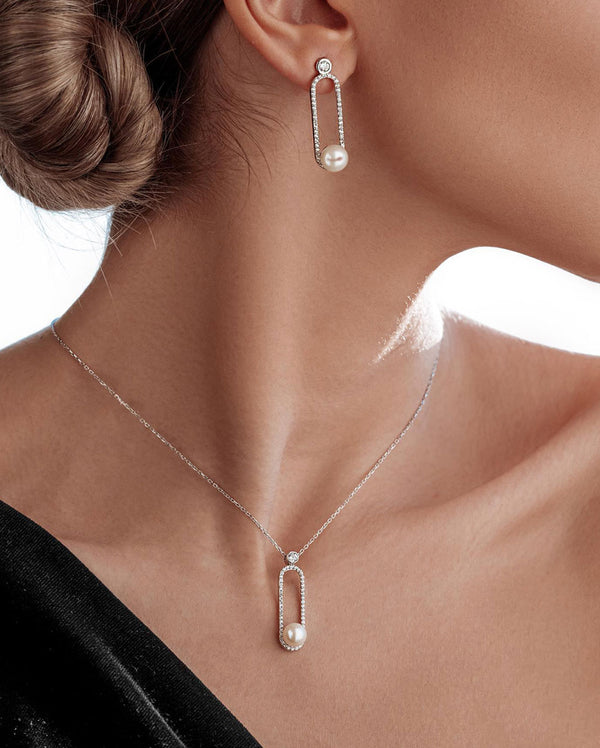 Oval Diamond & Pearl Necklace